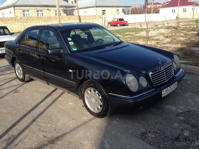 Mercedes E 240 1998, 199,600 km - 2.4 l - Ucar