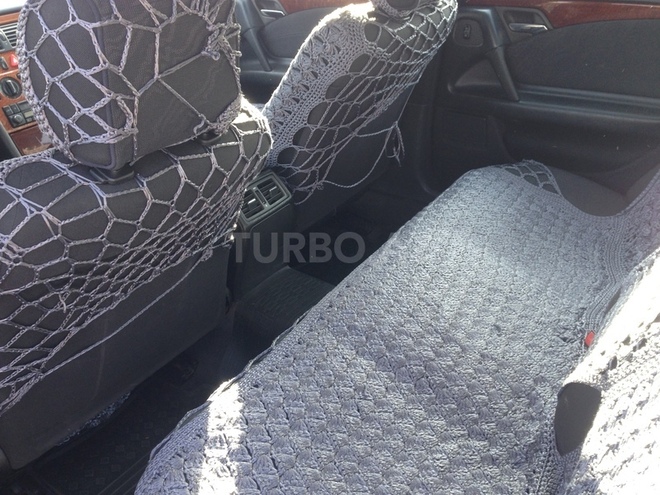 Mercedes E 240 1998, 199,600 km - 2.4 l - Ucar