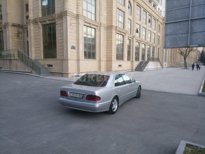 Mercedes E 270 1999, 345,000 km - 2.7 л - Bakı