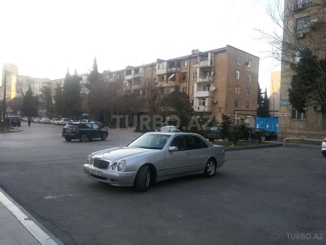 Mercedes E 270 1999, 345,000 km - 2.7 л - Bakı