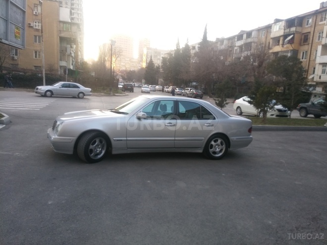 Mercedes E 270 1999, 345,000 km - 2.7 л - Bakı