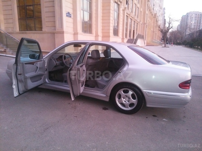 Mercedes E 270 1999, 345,000 km - 2.7 л - Bakı
