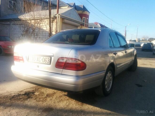 Mercedes E 240 1998, 298,000 km - 2.4 л - Bakı