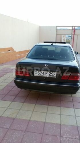 Mercedes E 220 2000, 347,000 km - 2.0 l - Şəmkir