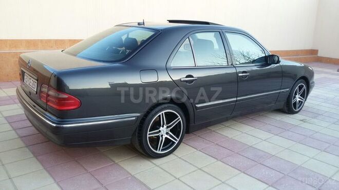 Mercedes E 220 2000, 347,000 km - 2.0 l - Şəmkir
