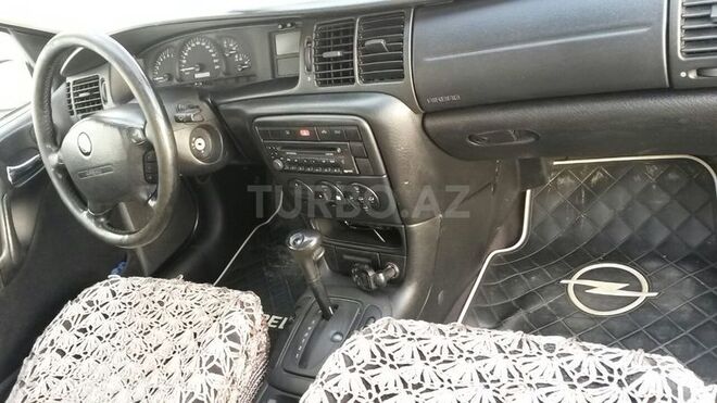 Opel Vectra 1999, 180,000 km - 1.6 l - Göyçay