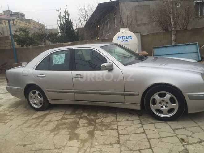 Mercedes E 240 2000, 255,000 km - 2.4 l - Bakı