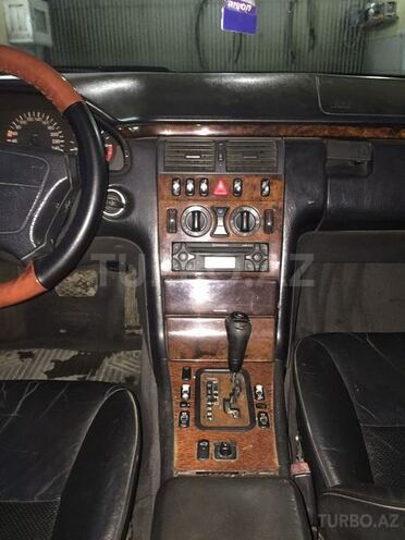 Mercedes E 300 1999, 235,479 km - 3.0 l - Lənkəran