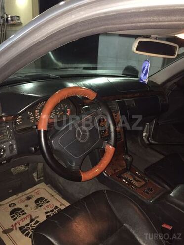 Mercedes E 300 1999, 235,479 km - 3.0 л - Lənkəran