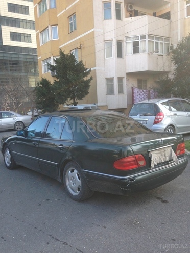 Mercedes E 200 1996, 210,000 km - 0.2 l - Bakı