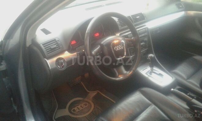 Audi A4 2006, 133,000 km - 2.0 l - Gəncə