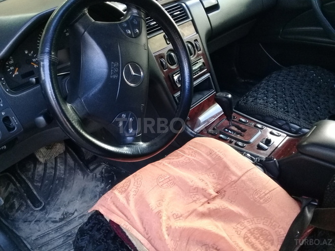 Mercedes E 220 2002, 254,300 km - 2.2 l - Bakı