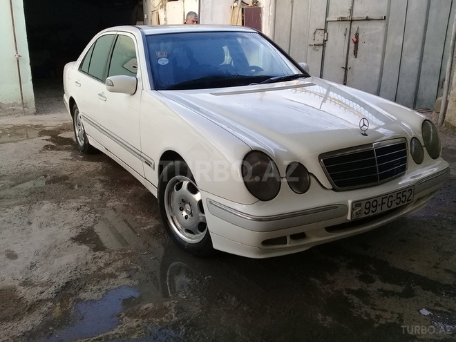 Mercedes E 220 2002, 254,300 km - 2.2 l - Bakı