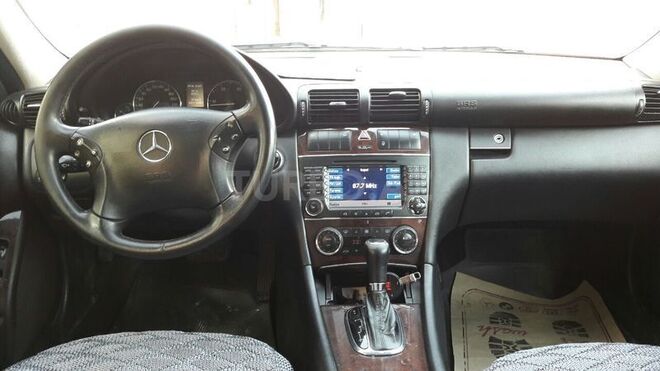Mercedes C 220 2005, 245,000 km - 2.2 l - Bakı