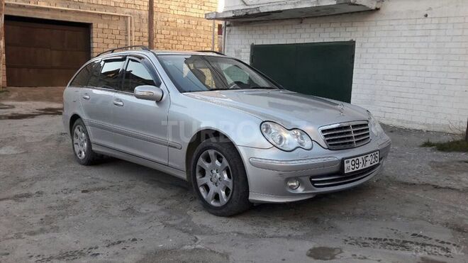 Mercedes C 220 2005, 245,000 km - 2.2 l - Bakı