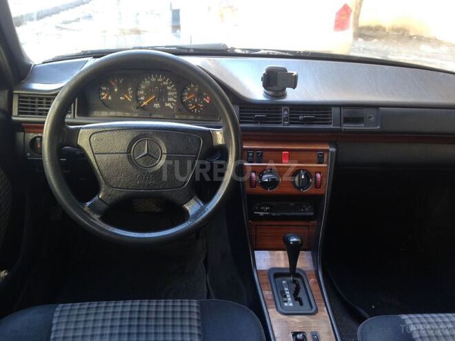 Mercedes E 200 1993, 347,000 km - 2.0 l - Bakı