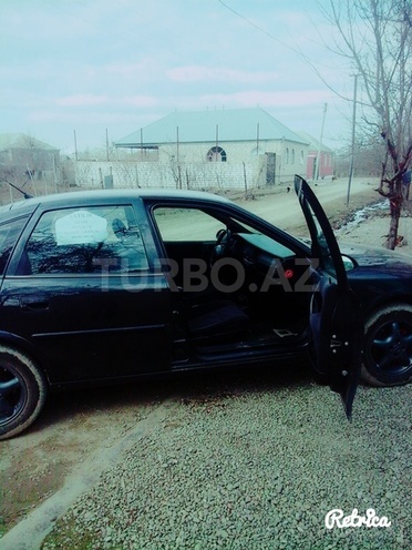 Opel Vectra 1996, 300,000 km - 1.8 l - Qazax