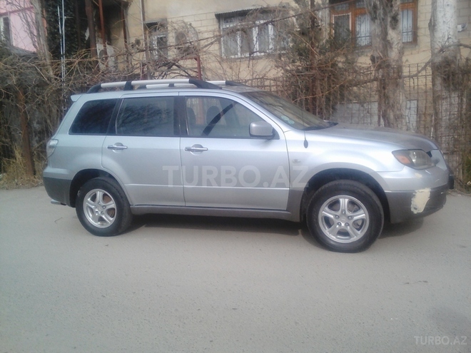 Mitsubishi Outlander 2003, 230,000 km - 2.4 л - Bakı