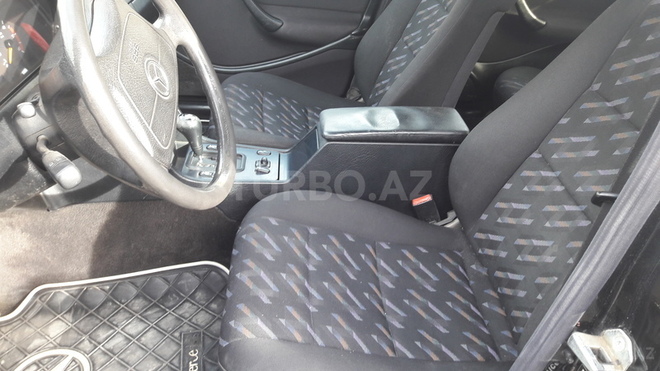 Mercedes C 220 1999, 255,000 km - 2.2 л - Bakı