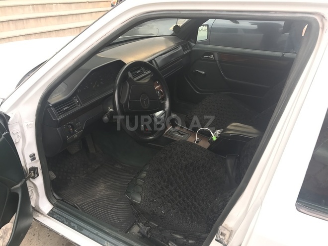 Mercedes E 250 1994, 421,900 km - 2.5 l - Bakı