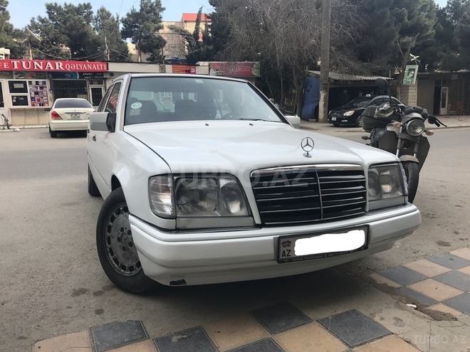 Mercedes E 250 1994, 421,900 km - 2.5 l - Bakı