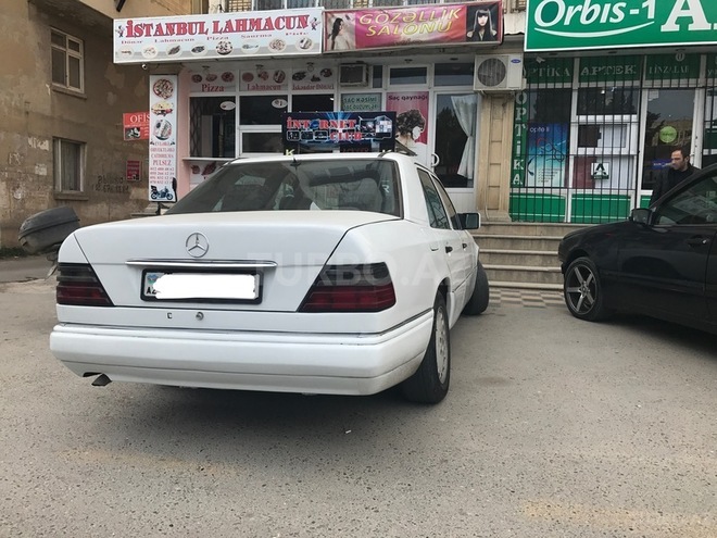 Mercedes E 250 1994, 421,900 km - 2.5 l - Bakı