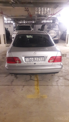 Mercedes E 220 1996, 318,000 km - 2.2 l - Siyəzən
