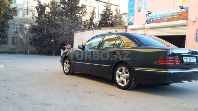 Mercedes E 220 2000, 258,419 km - 2.2 л - Bakı