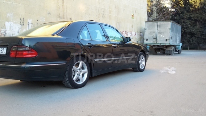 Mercedes E 220 2000, 258,419 km - 2.2 л - Bakı
