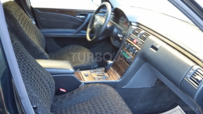 Mercedes E 220 2000, 258,419 km - 2.2 л - Bakı