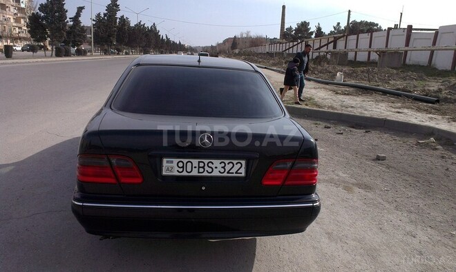 Mercedes E 240 1999, 241,000 km - 2.4 l - Xırdalan