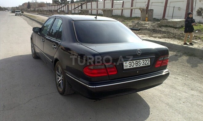 Mercedes E 240 1999, 241,000 km - 2.4 l - Xırdalan
