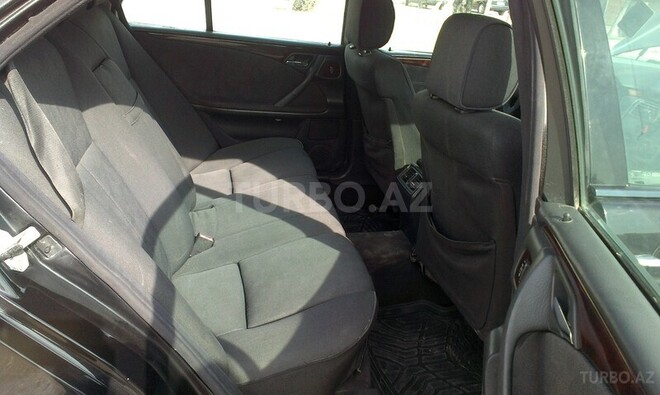 Mercedes E 240 1999, 241,000 km - 2.4 l - Xırdalan