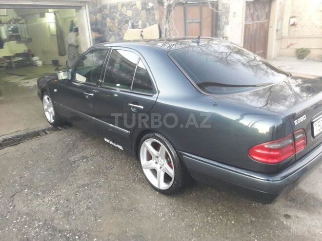 Mercedes E 280 1999, 215,000 km - 2.8 l - Bakı