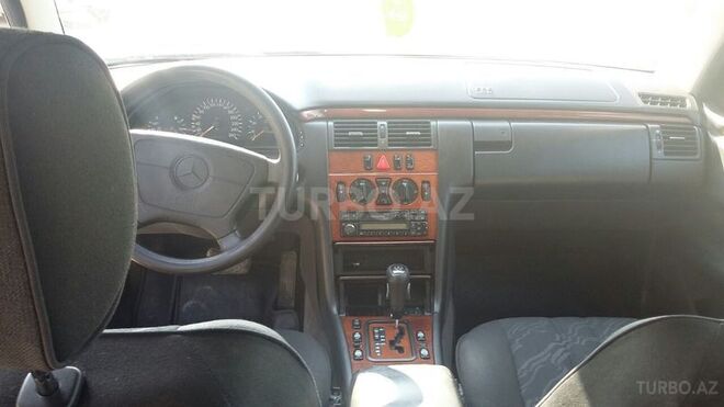 Mercedes E 280 1999, 215,000 km - 2.8 l - Bakı