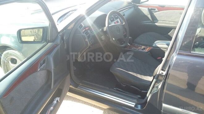Mercedes E 280 1999, 215,000 km - 2.8 l - Bakı