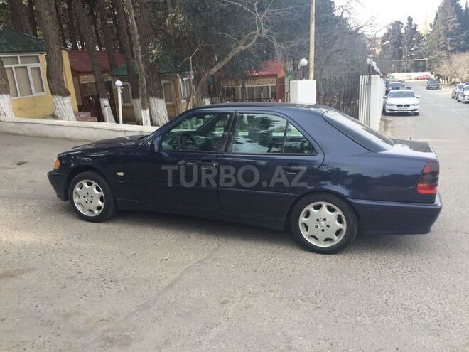 Mercedes C 220 1999, 250,000 km - 2.2 л - Bakı