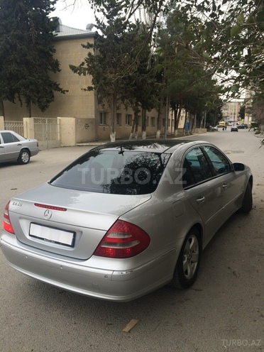 Mercedes E 240 2002, 207,000 km - 2.6 l - Bakı