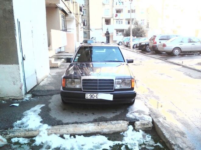 Mercedes E 200 1991, 346,000 km - 0.2 l - Bakı