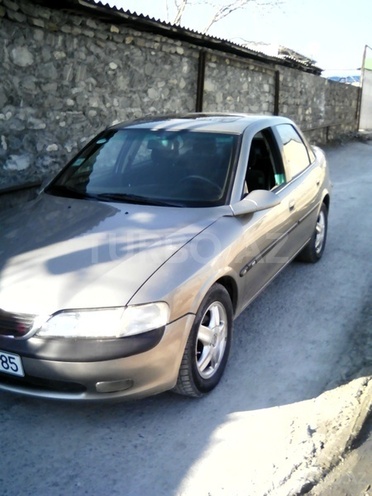 Opel Vectra 1997, 255,000 km - 1.8 l - Şəki