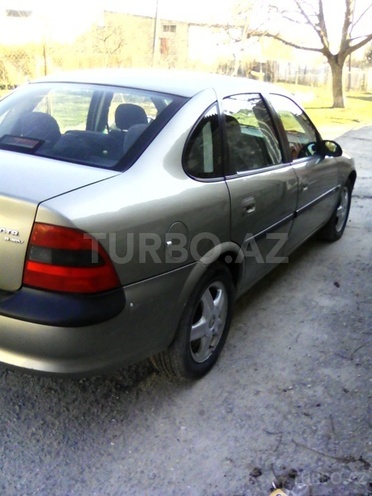 Opel Vectra 1997, 255,000 km - 1.8 l - Şəki