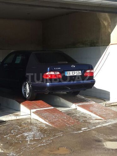 Mercedes E 240 2000, 199,000 km - 2.4 l - Lənkəran