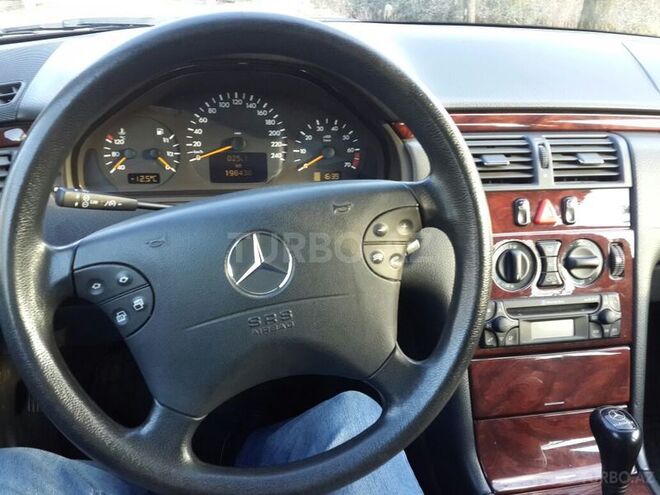 Mercedes E 240 2000, 199,000 km - 2.4 l - Lənkəran