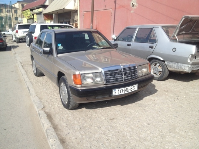 Mercedes 190 1990, 270,000 km - 2.0 л - Bakı