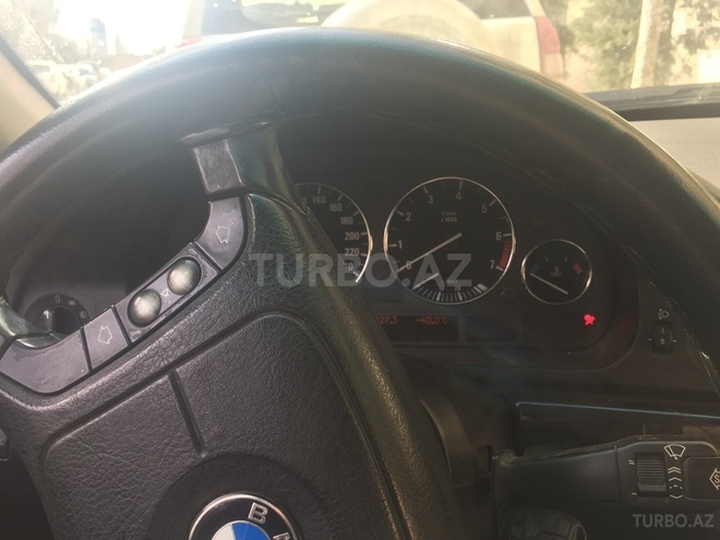 BMW 523 1997, 300,000 km - 2.5 l - Bakı
