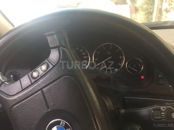 BMW 523 1997, 300,000 km - 2.5 l - Bakı