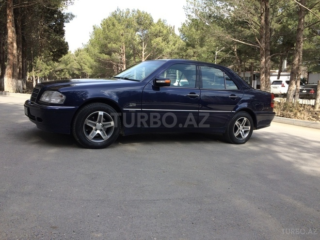 Mercedes C 220 1998, 310,000 km - 2.2 l - Sumqayıt