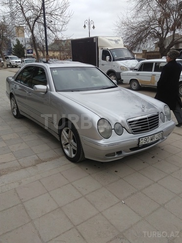 Mercedes E 220 2002, 260,852 km - 2.2 l - Sabirabad