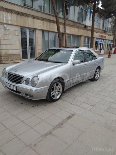 Mercedes E 220 2002, 260,852 km - 2.2 l - Sabirabad