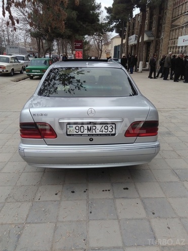 Mercedes E 220 2002, 260,852 km - 2.2 l - Sabirabad